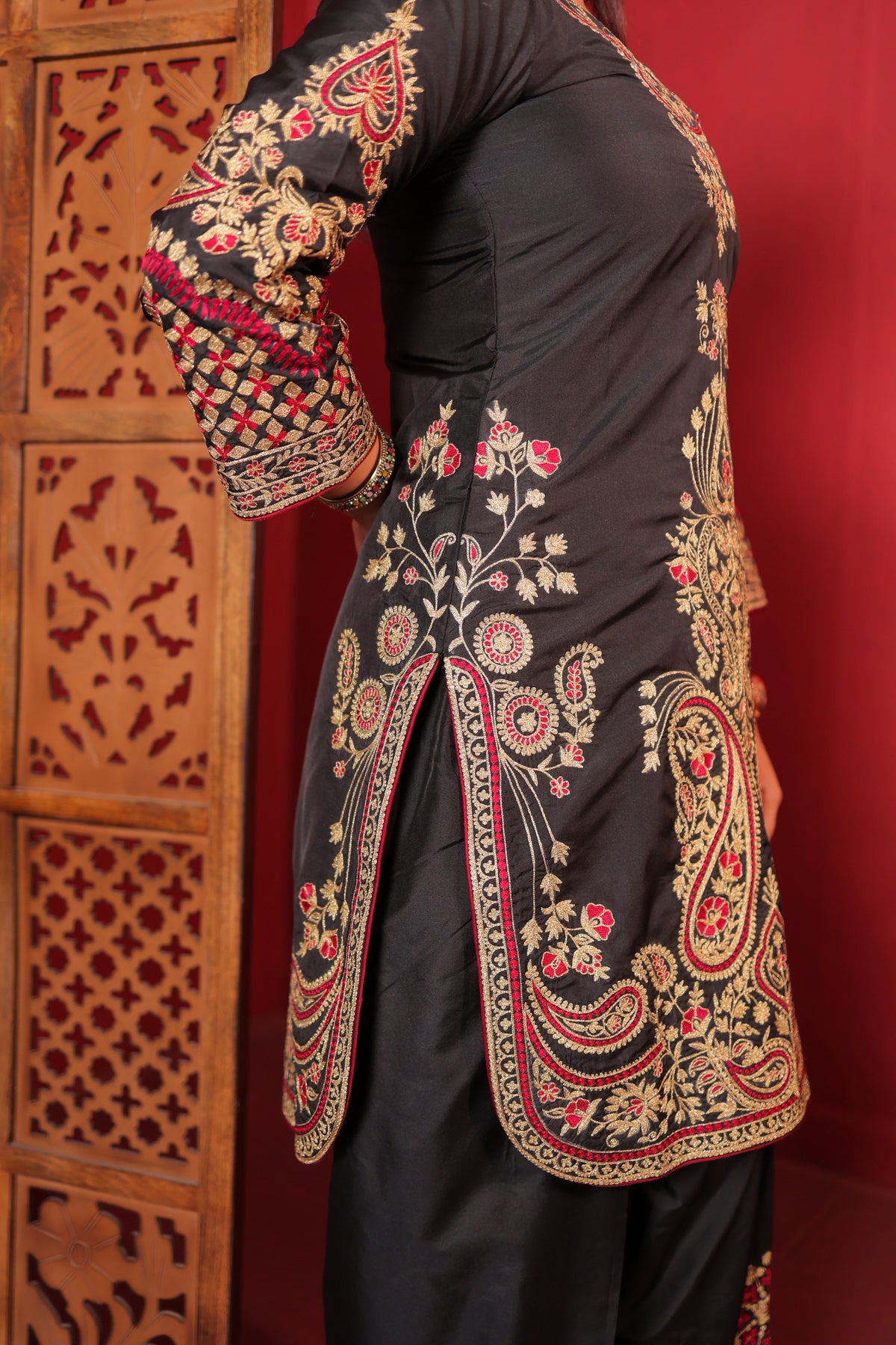 Ebony Paisley Kurta Set