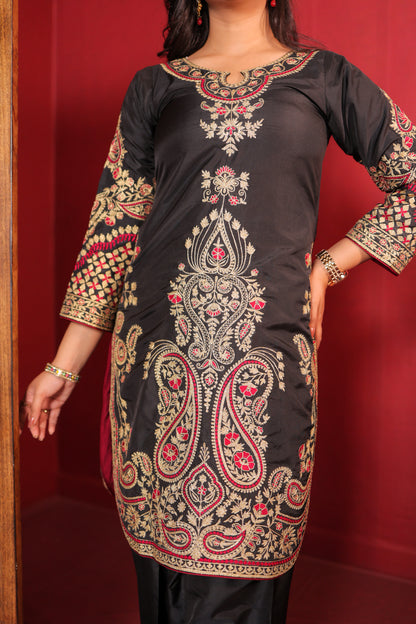 Ebony Paisley Kurta Set