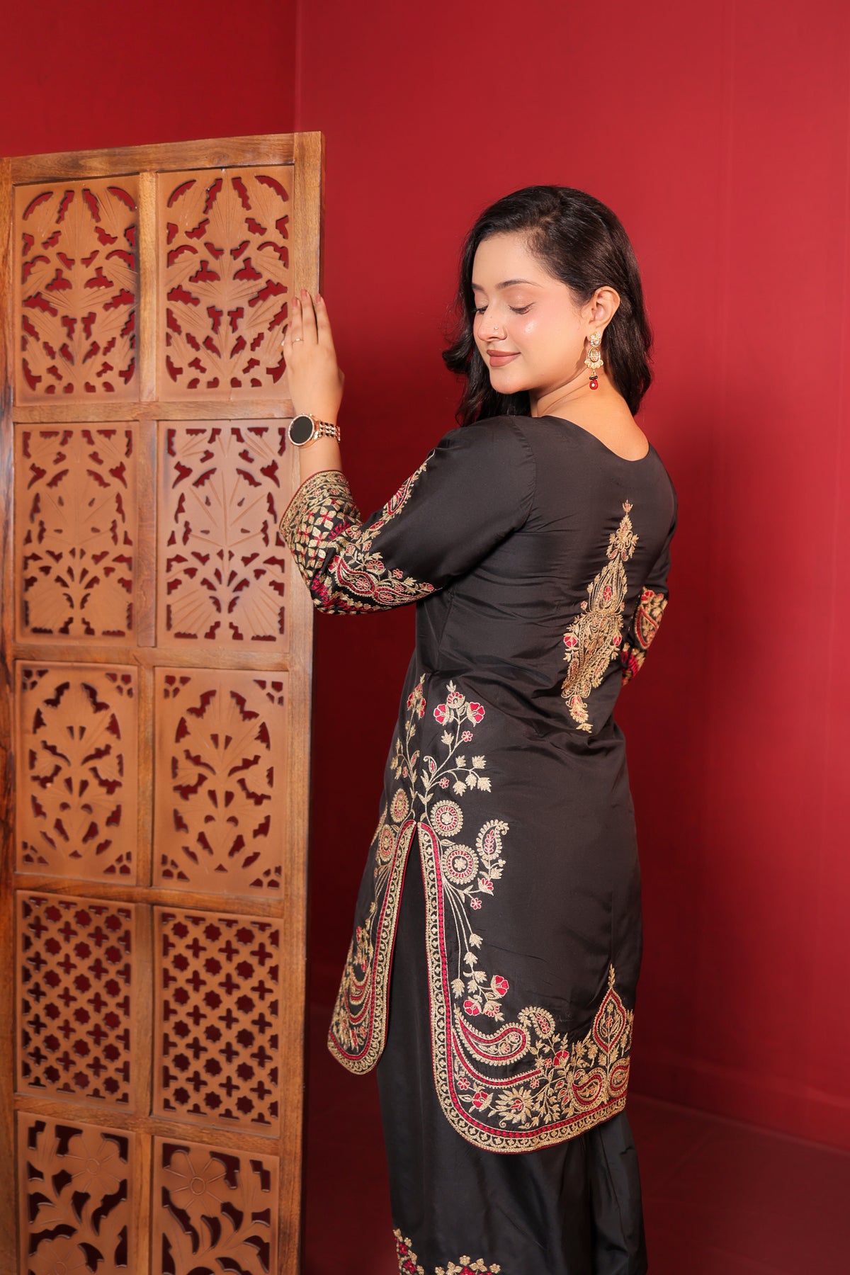 Ebony Paisley Kurta Set