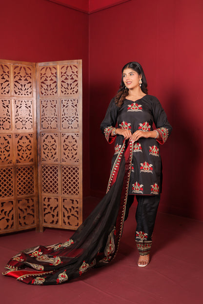 Midnight Blossom Kurta Set